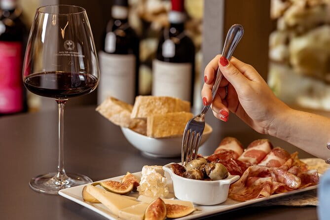 Lands of Brunello wine Pienza and Montalcino with Gourmet Lunch - Montalcino, fortress views, and steep medieval lanes