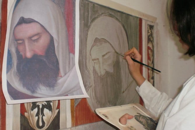 Learn to Sculpt or Paint in a Private Florence Art Studio - Frank’s clay-sculpting session