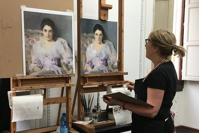 Learn to Sculpt or Paint in a Private Florence Art Studio - What the small group changes