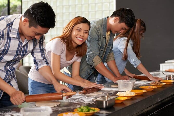 Market Food Tour in Florence + 4 courses lunch Cooking Class - The walking, timing, and group size