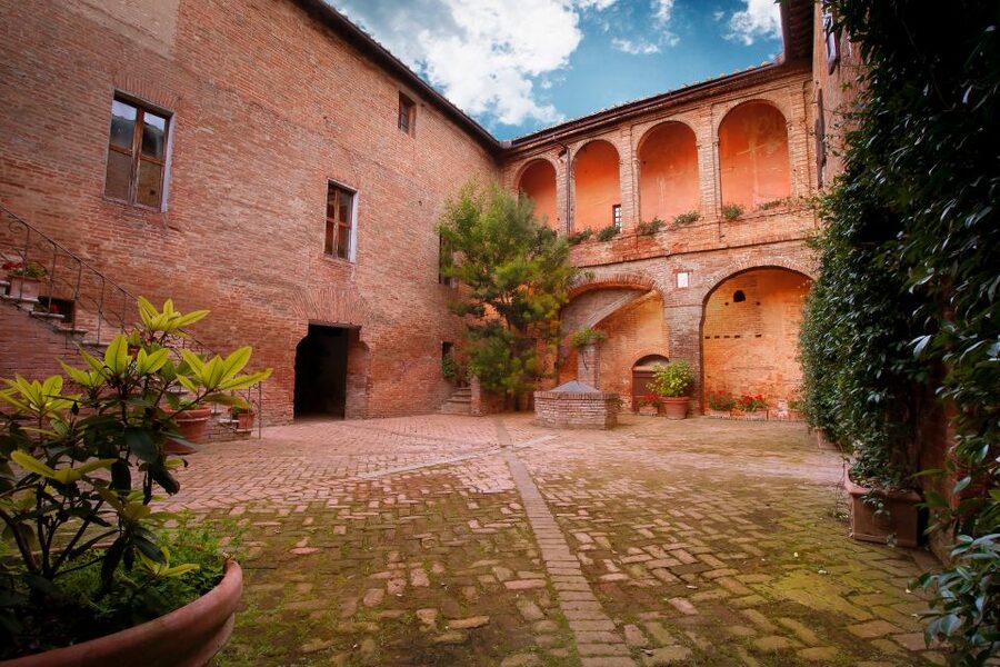 Montalcino: Brunello Wine Tasting & Lunch in a Tuscan Castle - Simple planning advice for a better visit
