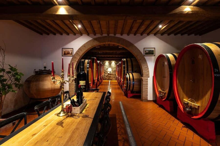 Montalcino: Premium Wine Tasting with light-lunch and Tour - A small estate in northwestern Montalcino