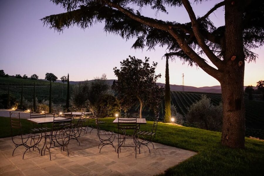 Montalcino: Premium Wine Tasting with light-lunch and Tour - Getting to the winery without a wrong turn