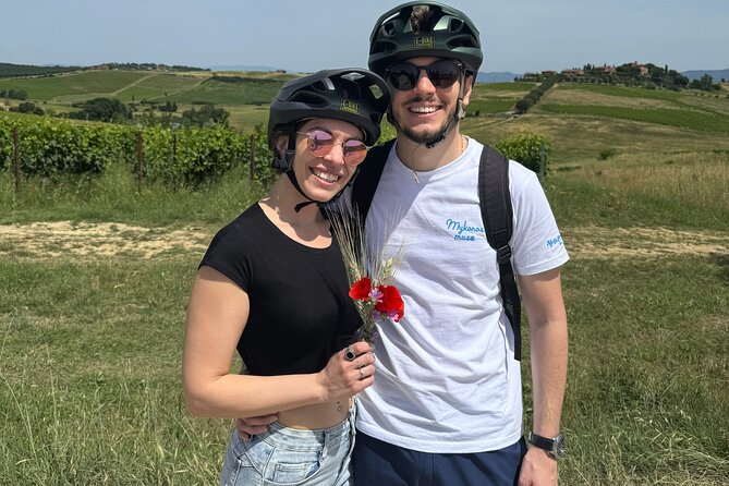 MONTALCINO Private E-Bike & Brunello Winery Experience - Families and first-time e-bike riders