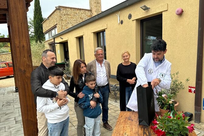 Olive Oil Tours and Tasting at Frantoio di Montalcino - Buying a bottle as your Italian souvenir