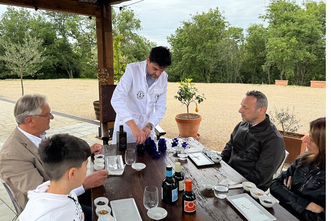 Olive Oil Tours and Tasting at Frantoio di Montalcino - Who should book this experience
