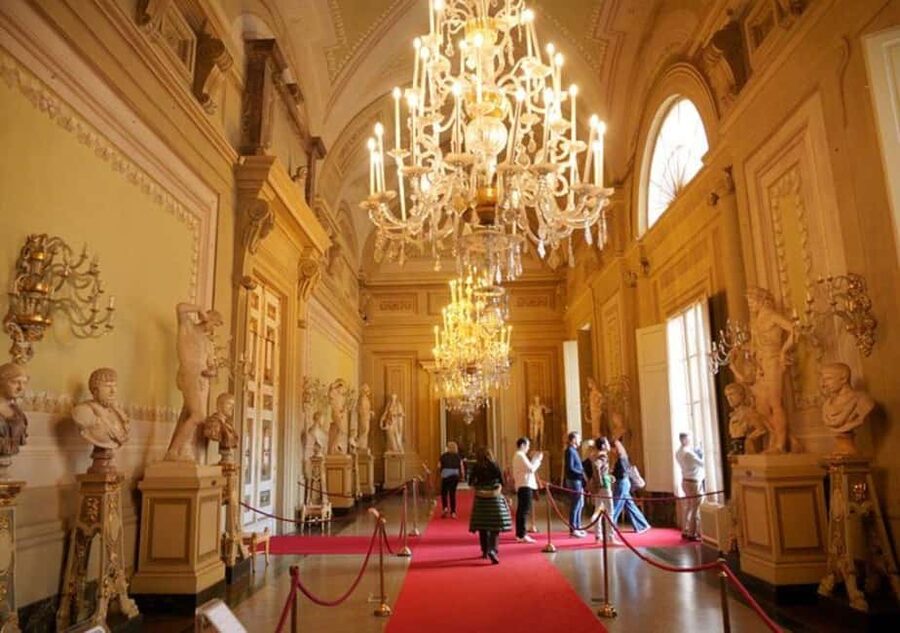 Palatina Gallery and Pitti Guided Tour in Florence - Languages, access, and what to bring