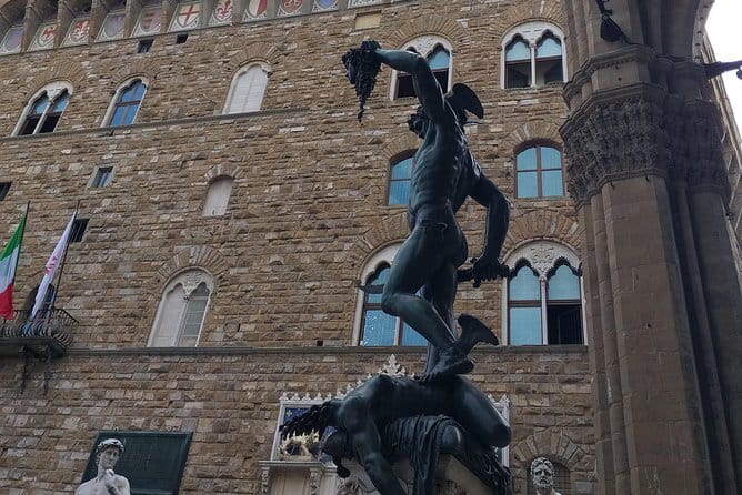 Palazzo Vecchio in Florence - What the guides add to the visit