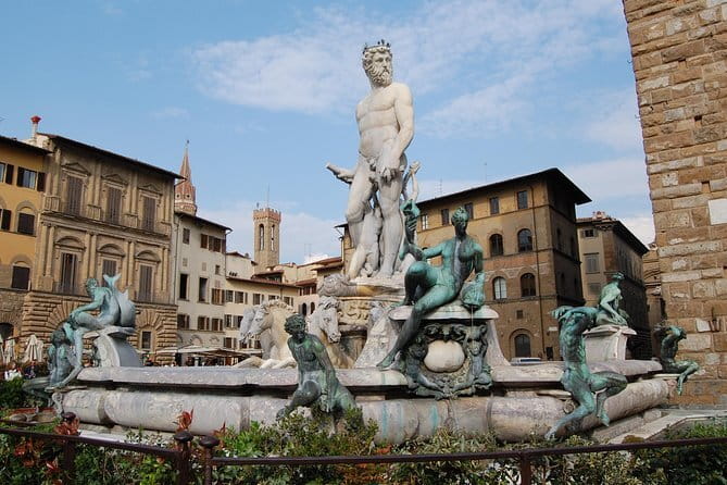 Palazzo Vecchio Morning Guided Tour - Small Group - Michelangelo, Donatello, and the Medici rooms