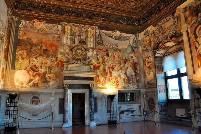Palazzo Vecchio Morning Guided Tour - Small Group - The Salone dei Cinquecento sets the tone