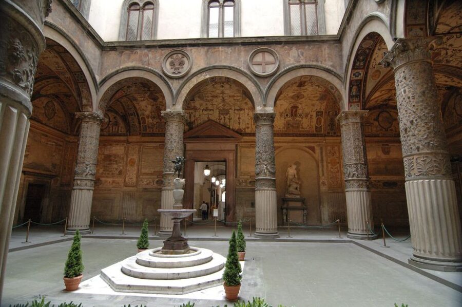 Palazzo Vecchio: Private Guided Museum Tour & Tower Tickets - Languages, timing, and the practical details