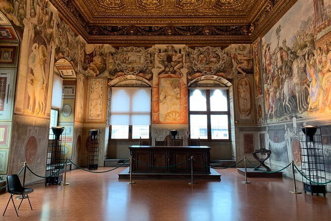 PALAZZO VECCHIO Private tour in Florence - Leonardo’s Battle of Anghiari mystery