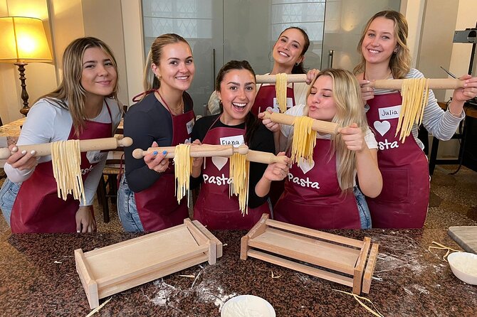 Pastamania - Florence Pasta Making Class - Making pasta by the Arno in central Florence