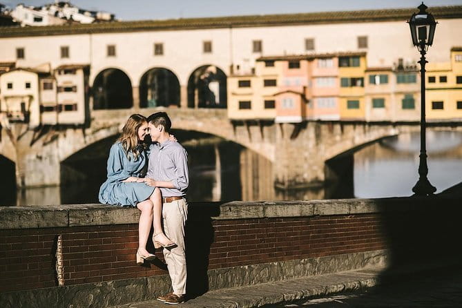 Photo Shoot in Florence with a Professional Photographer - How Eva helps you look natural
