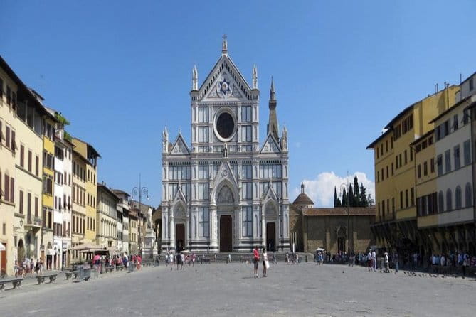 Pisa and Florence Shore Excursion from Livorno Port - Pisa begins with the Piazza dei Cavalieri