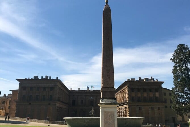 Pitti Palace & Boboli gardens tour with a Local Guide - Why Palazzo Pitti is worth crossing the Arno for