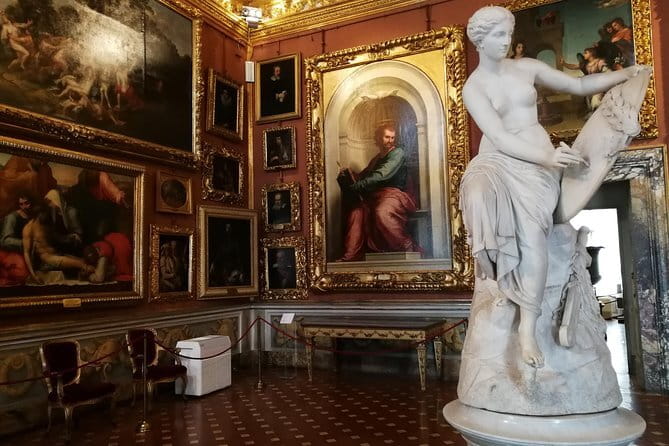 Pitti Palace, Palatina Gallery and the Medici: Arts and Power in Florence. - Timed entry and the first palace rooms
