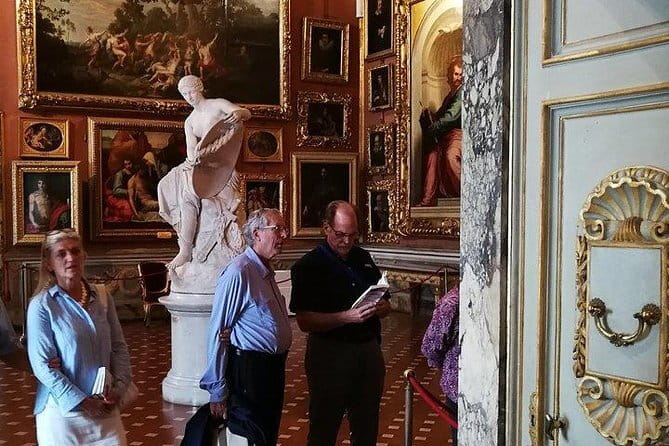 Pitti Palace, Palatina Gallery and the Medici: Arts and Power in Florence. - Meeting Pitti Palace in Piazza de’ Pitti