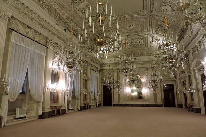 Pitti Palace - Private Tour At Galleria Palatina Incl. Tkts To Boboli Gardens - The Palatine Chapel and the palace’s private side