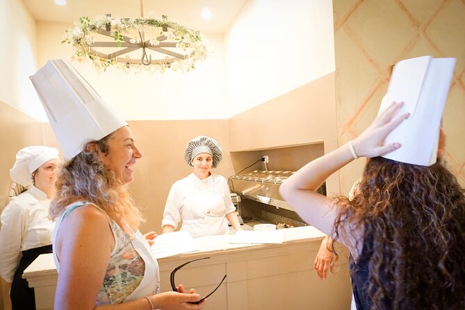 PIZZA Making & GELATO Experience - Cooking Class - Making creamy gelato with fresh fruit