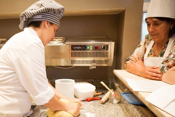 PIZZA Making & GELATO Experience - Cooking Class - The chef and the tone of the lesson