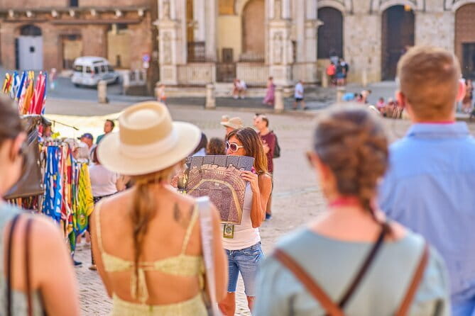 Premium Private Tour to Siena, Pisa, San Gimignano and Tuscany - The Chianti road to San Gimignano