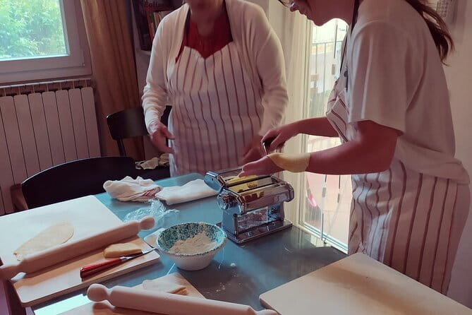 Private and authentic cooking class experience with family - A family kitchen in Florence’s Oltrarno