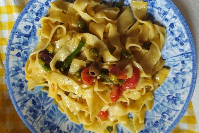 Private and authentic cooking class experience with family - Making pasta by hand, from dough to dinner