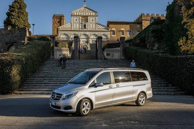 Private Arrival Transfer: Florence Train Station - Choosing between a sedan and a minivan