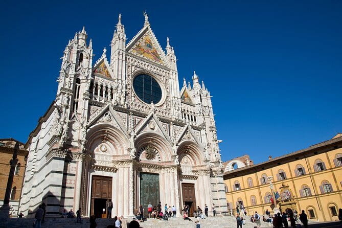 Private day trip to Siena, San Gimignano, Chianti and Pisa, from Florence - A long Tuscan day made easier