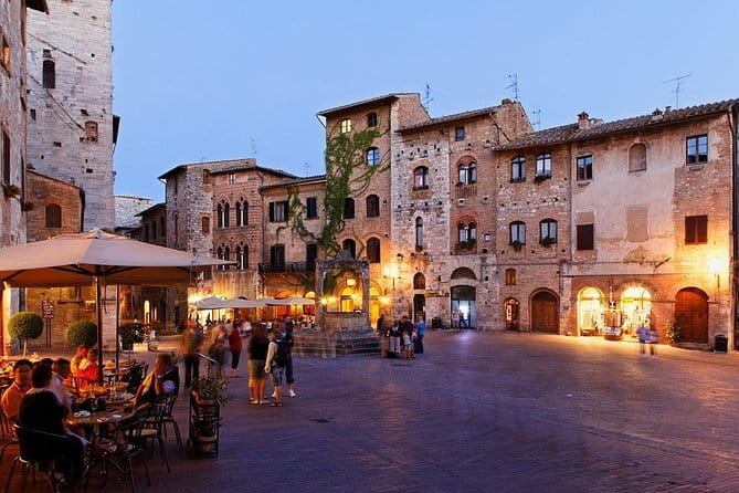Private Day Trip Tuscany Landscape and Wine Tasting from Florence - San Gimignano and its medieval towers