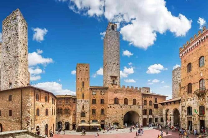 Private Departure Transfer: Tuscany Hotels to Rome Fiumicino Airport or Rome Hotels - What the pickup feels like at your hotel