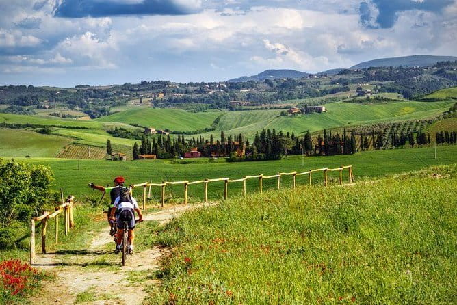 Private E-bike Tour in Chianti from Florence - The first 30 minutes: bikes, helmets, and getting settled