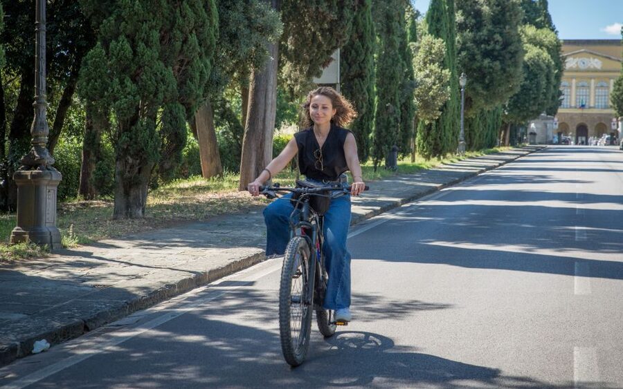 Private E-Bike Tour: Piazzale Michelangelo & Florence hills - Riding into the Florence hills