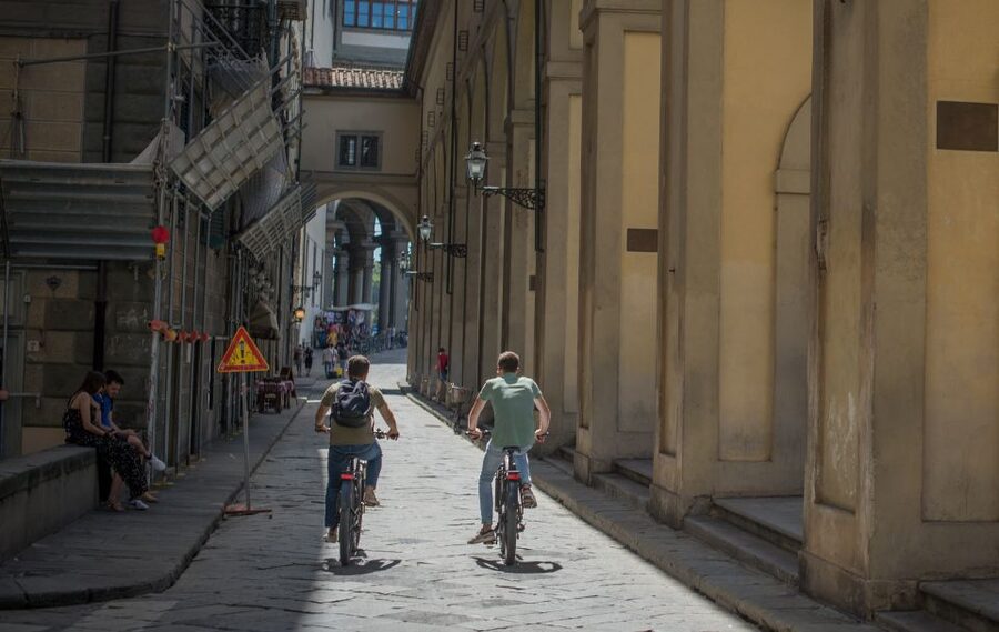 Private E-Bike Tour: Piazzale Michelangelo & Florence hills - The gelato finish in Florence