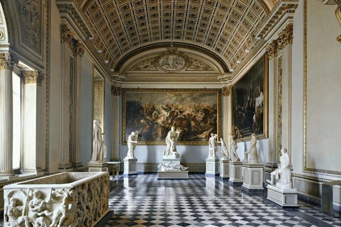 Private Family Tour - Uffizi Gallery for Kids - Botticelli, Leonardo, Michelangelo, and Raphael