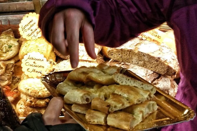 Private Flavors of Florence Walking Tour (Food and Wine Included) - Why food is a smart way to meet Florence