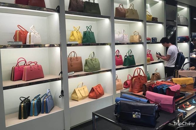 PRIVATE Full-Day Shopping Tour: The Mall GUCCI and Spaces PRADA outlet - Why the private vehicle changes the day