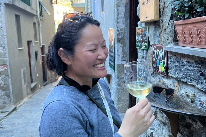 Private Guided Hiking Cinque Terre Day From Florence - Vernazza: Lunch With a View