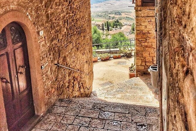 Private guided tour of the medieval village of Volterra - San Francesco Church and a Quieter Change of Pace