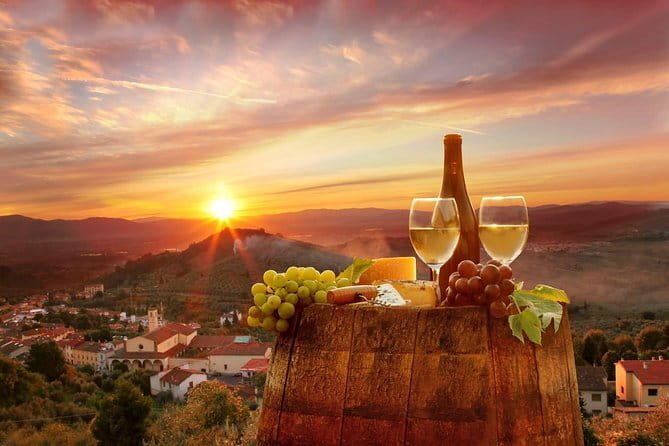 Private guided tour: Siena San Gimignano and Chianti - Siena and the wide sweep of Piazza del Campo