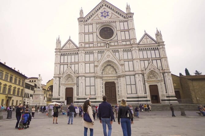 Private Guided Visit Florence's Santa Croce Basilica and Ancient Leather School - The Brunelleschi Cloister and the peaceful Pazzi Chapel