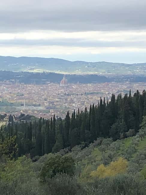 Private Hiking Florence Tour with Wine and Lunch or semi-pri - Lunch and wine at a small Tuscan farm