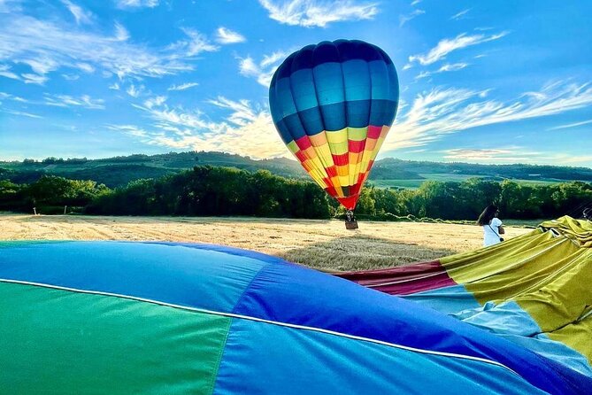 Private Hot Air Balloon ride in Tuscany countryside from Chianti - Landing, where the experience becomes a breakfast