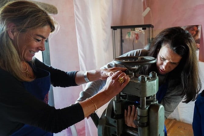 Private jewelry class in Florence, Tuscany, Italy (4 hours) - Entering Dörthe’s home workshop
