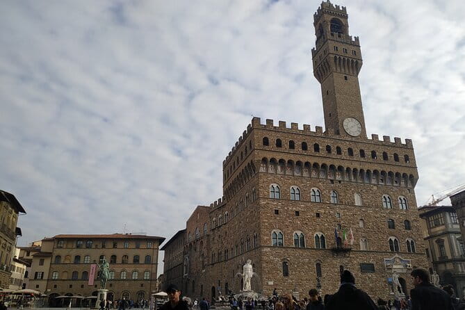 Private Kids Treasure Hunt in Palazzo Vecchio. Timed entry! - Crossing into Palazzo Vecchio’s medieval and Renaissance worlds