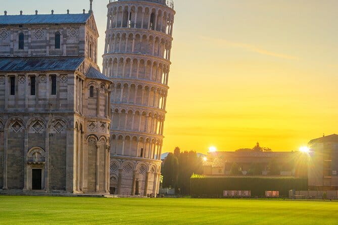 Private Pisa and Lucca Wine Tour from Florence - Pisa and the one-hour Piazza dei Miracoli stop