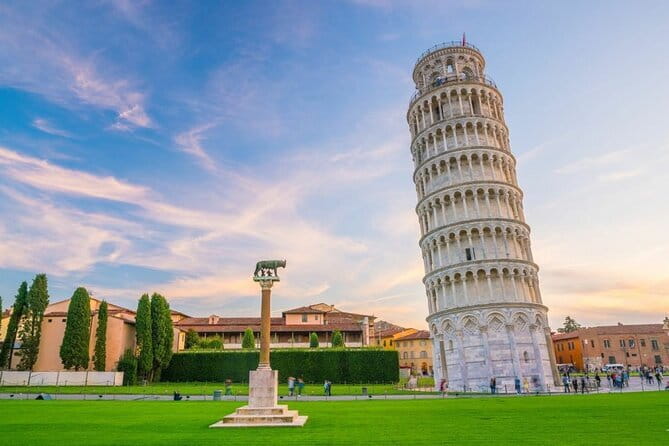 Private Pisa & Lucca Day Tour from Florence - Pisa and the marble of Piazza dei Miracoli