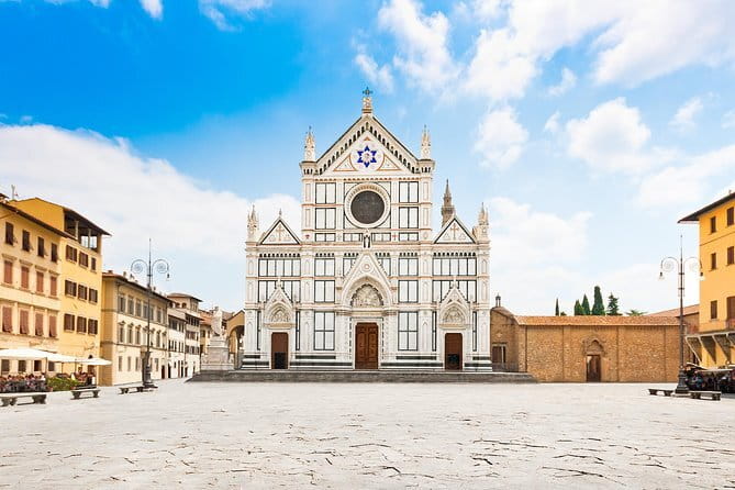 Private Renaissance Discovery Tour of Florence - Piazza della Repubblica and the civic center