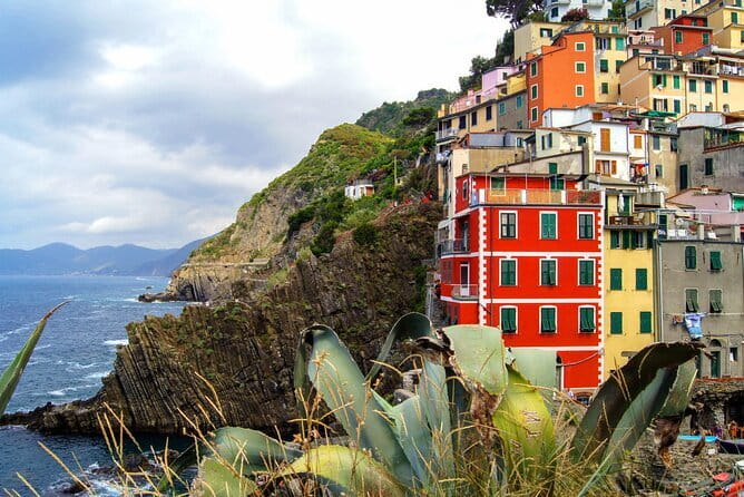 Private Tour from Florence Cinque Terre with Tower of Pisa - Vernazza: the best place for lunch and harbor views